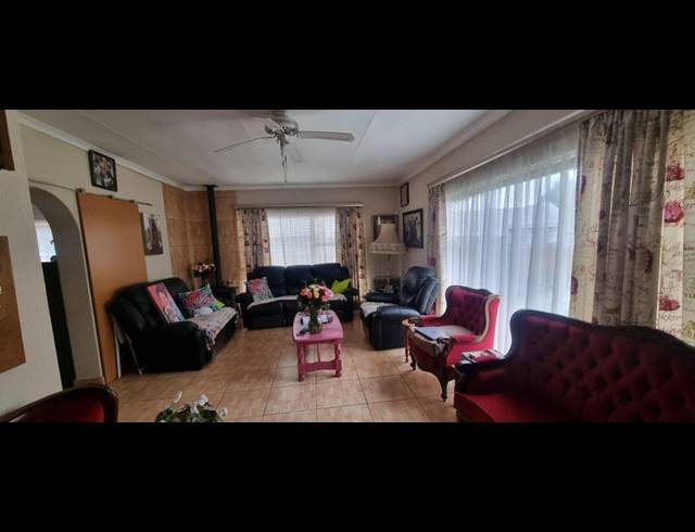 3 BEDROOM HOUSE FOR SALE IN MEYERVILLE